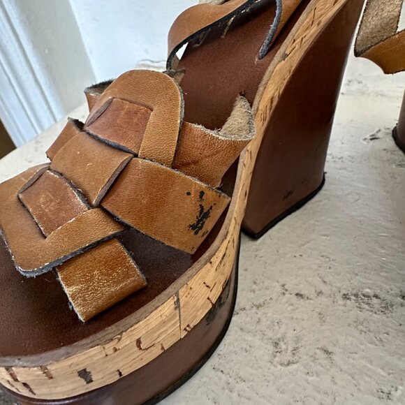 HIGH 1970 1970\'s  Brown leather strap sandal Wedge platform sandal  Sz. 6.5